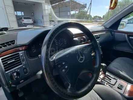 Mercedes-Benz E 280 1999 года за 5 500 000 тг. в Мерке – фото 8