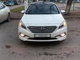 Hyundai Sonata 2015 годаfor6 950 000 тг. в Астана – фото 2