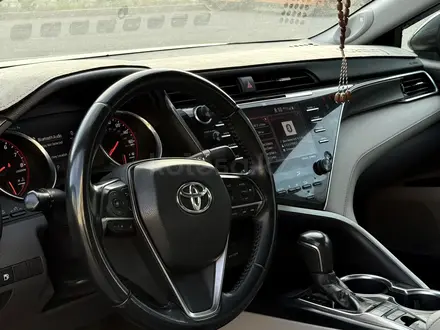 Toyota Camry 2019 года за 8 500 000 тг. в Актау – фото 17