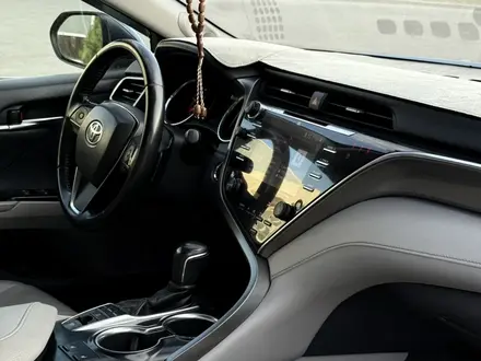 Toyota Camry 2019 года за 8 500 000 тг. в Актау – фото 19