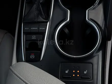 Toyota Camry 2019 года за 8 500 000 тг. в Актау – фото 20