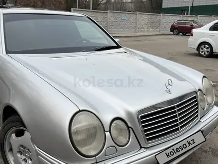 Mercedes-Benz E 320 1997 года за 3 200 000 тг. в Алматы – фото 12