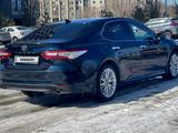 Toyota Camry 2018 года за 14 990 000 тг. в Караганда – фото 3