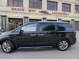 Kia Carnival 2016 года за 8 000 000 тг. в Алматы – фото 2