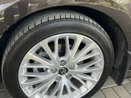 Toyota Camry 2018 года за 12 700 000 тг. в Алматы – фото 3