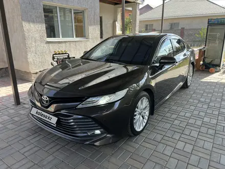 Toyota Camry 2018 года за 12 700 000 тг. в Алматы – фото 6