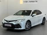 Toyota Camry Luxe 2024 года за 17 850 000 тг. в Астана