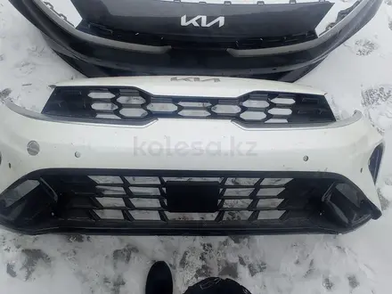 Бампер передний оригинал за 5 500 тг. в Астана