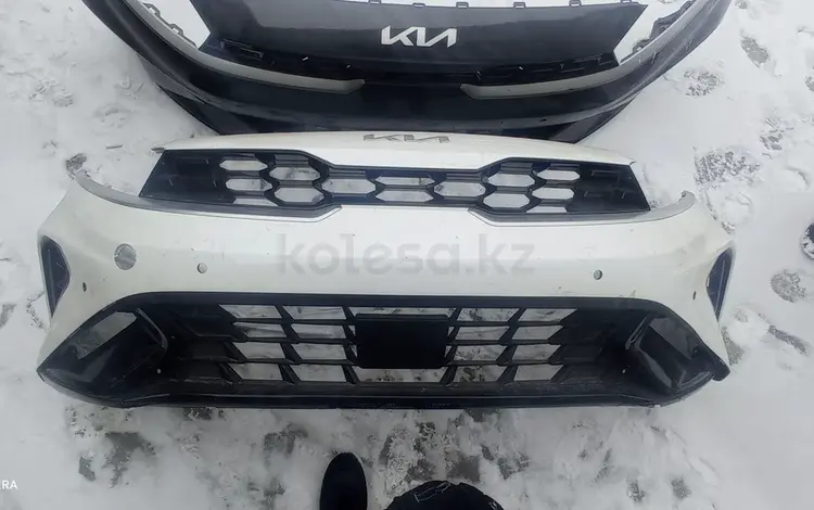 Бампер передний оригинал за 5 500 тг. в Астана