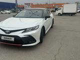 Toyota Camry 2021 года за 14 700 000 тг. в Алматы – фото 3