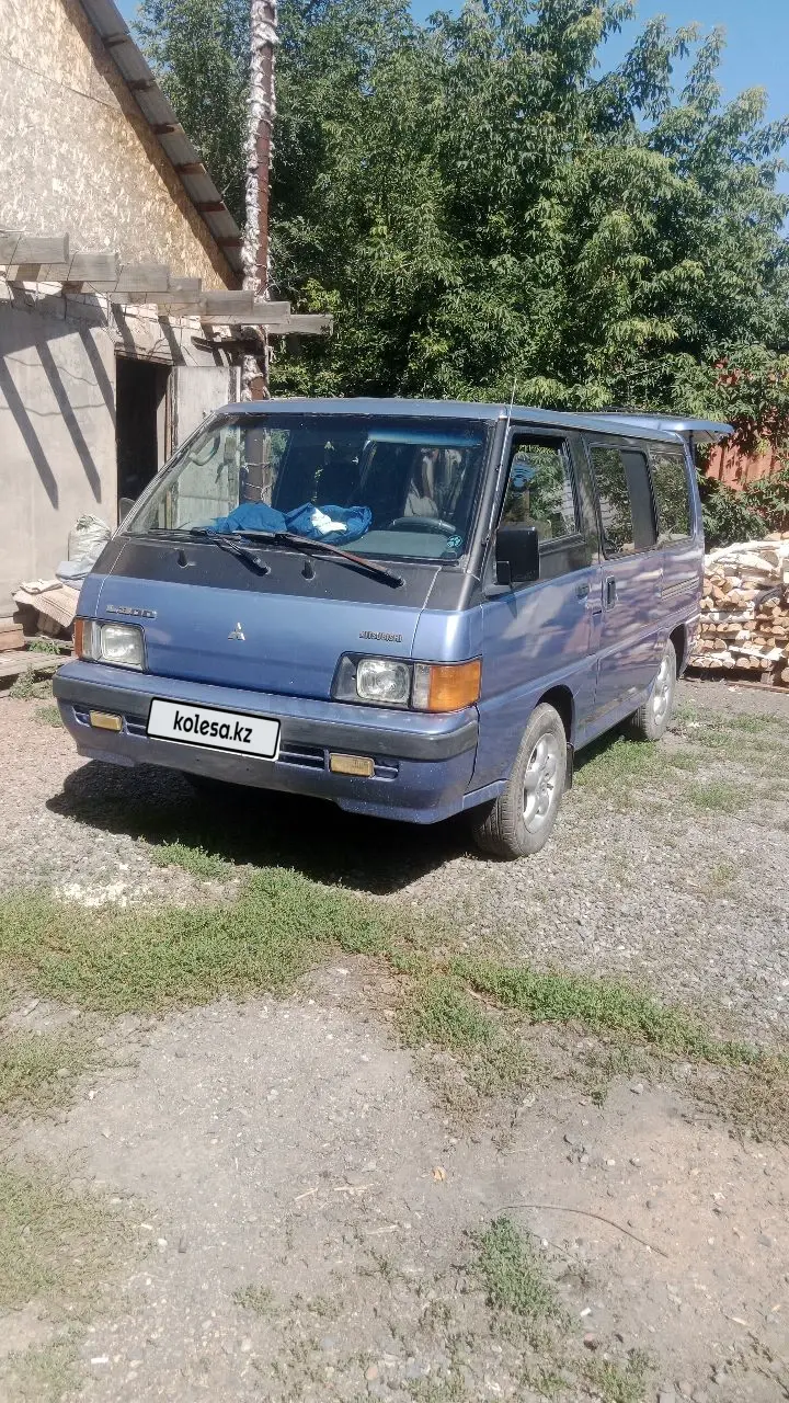 Мицубиси L300, 1990