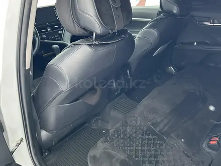 Toyota Camry 2021 года за 16 100 000 тг. в Караганда – фото 12