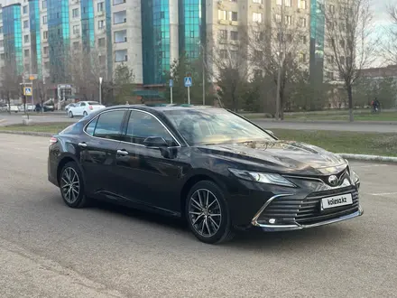 Toyota Camry 2023 года за 15 200 000 тг. в Уральск – фото 12