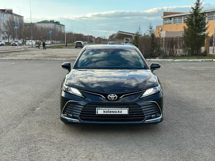 Toyota Camry 2023 года за 15 200 000 тг. в Уральск – фото 36