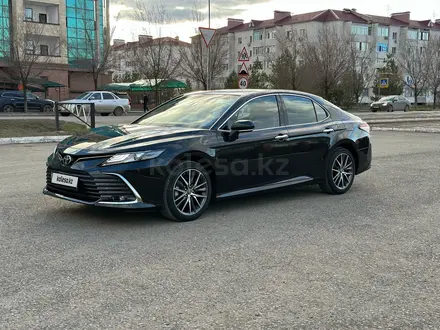 Toyota Camry 2023 года за 15 200 000 тг. в Уральск – фото 35