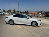 Toyota Camry 2022 годаүшін13 500 000 тг. в Актобе – фото 3