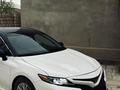 Toyota Camry 2020 года за 9 500 000 тг. в Жанаозен – фото 2