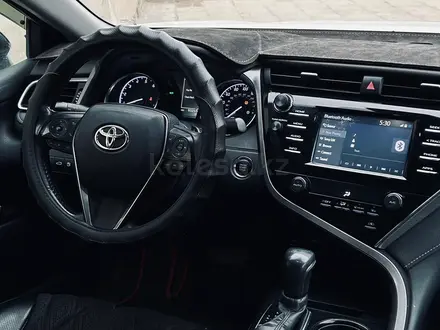Toyota Camry 2020 года за 9 500 000 тг. в Жанаозен – фото 3