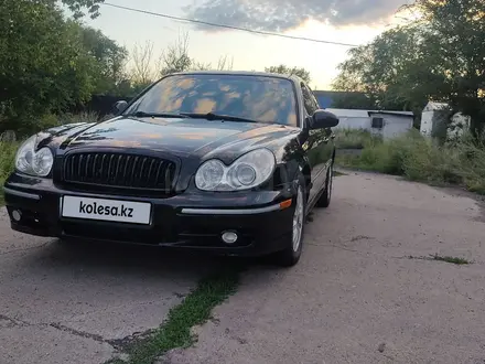 Hyundai Sonata 2003 года за 3 000 000 тг. в Караганда – фото 2