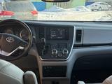 Toyota Sienna 2015 года за 12 850 000 тг. в Уральск – фото 5