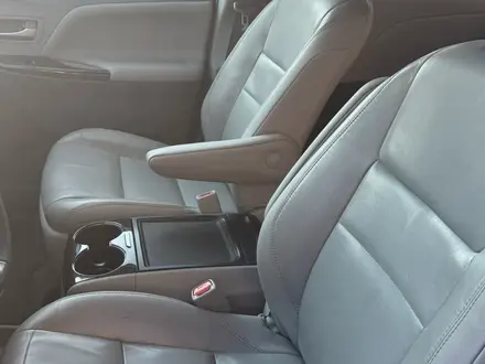 Toyota Sienna 2015 года за 12 750 000 тг. в Уральск – фото 6