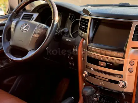Lexus LX 570 2014 года за 25 000 000 тг. в Астана