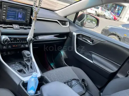 Toyota RAV4 2021 года за 13 500 000 тг. в Алматы – фото 11