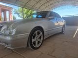 Mercedes-Benz E 320 2001 годаүшін5 500 000 тг. в Жанаозен – фото 2