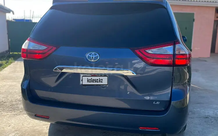 Toyota Sienna 2014 года за 8 000 000 тг. в Атырау