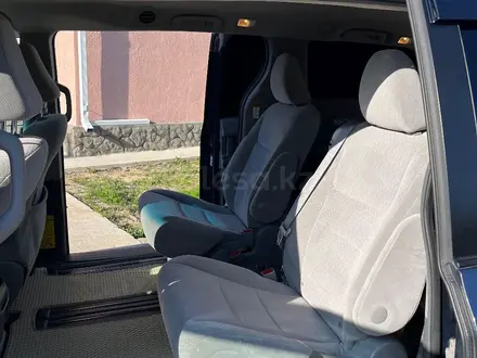 Toyota Sienna 2014 года за 8 000 000 тг. в Атырау – фото 7