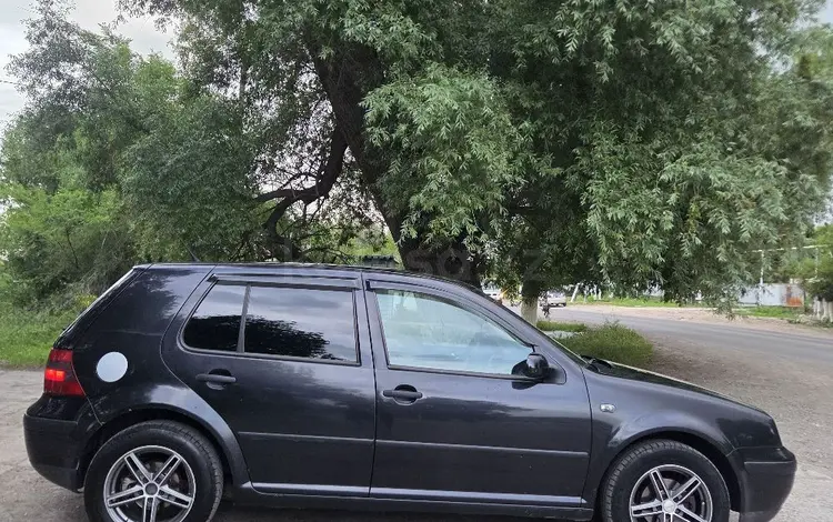 Volkswagen Golf 2002 годаүшін2 400 000 тг. в Алматы