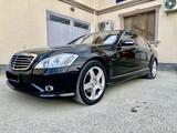 Mercedes-Benz S 500 2006 годаүшін7 800 000 тг. в Актау