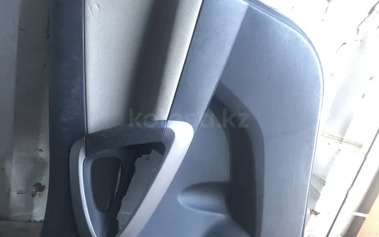 Обшивка двери на Тойота Рав 4 Лонг за 10 000 тг. в Караганда