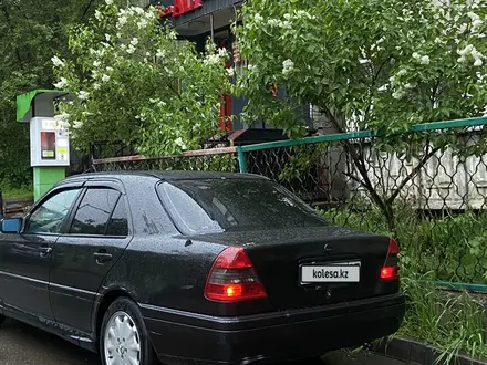 Mercedes-Benz C 280 1994 года за 1 900 000 тг. в Алматы – фото 2