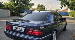 Mercedes-Benz E 320 1999 годаfor5 000 000 тг. в Алматы – фото 4