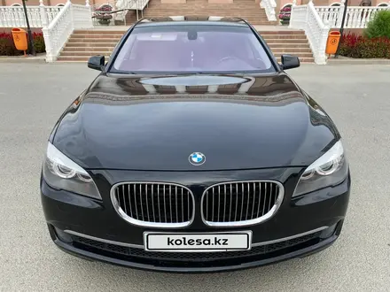 BMW 750 2012 года за 15 000 000 тг. в Астана