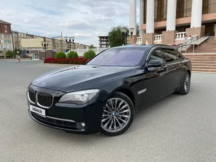 BMW 750 2012 года за 15 000 000 тг. в Астана – фото 2