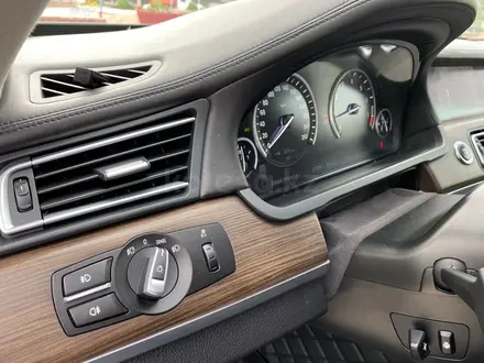 BMW 750 2012 года за 15 000 000 тг. в Астана – фото 9
