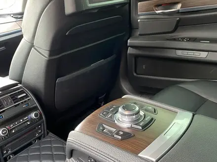 BMW 750 2012 года за 15 000 000 тг. в Астана – фото 12