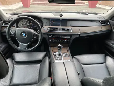 BMW 750 2012 года за 15 000 000 тг. в Астана – фото 13