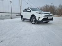 Toyota RAV4 2018 года за 14 200 000 тг. в Семей