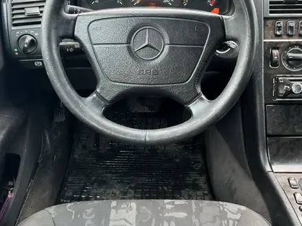 Mercedes-Benz E 320 1998 года за 3 500 000 тг. в Караганда – фото 46