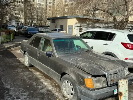 Mercedes-Benz E 230 1992 года за 900 000 тг. в Астана