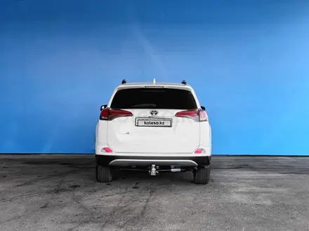 Toyota RAV4 2018 года за 8 873 100 тг. в Шымкент – фото 4