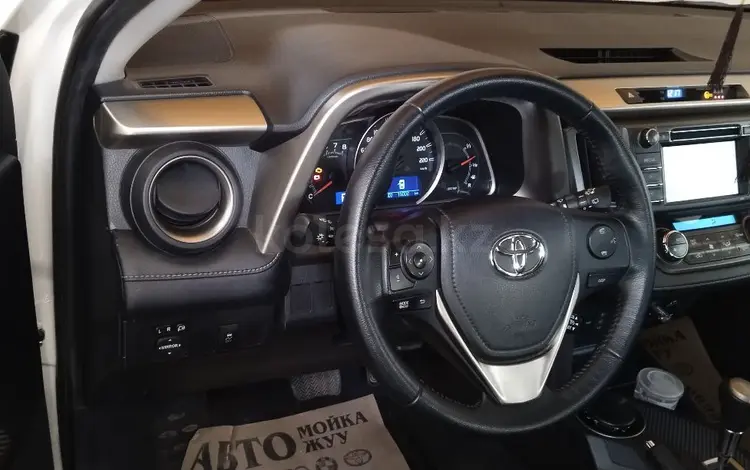 Toyota RAV4 2015 года за 15 000 000 тг. в Шымкент