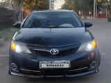 Toyota Camry 2014 года за 7 000 000 тг. в Атырау – фото 2