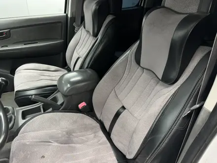 Toyota Hilux 2011 года за 6 300 000 тг. в Атырау – фото 10