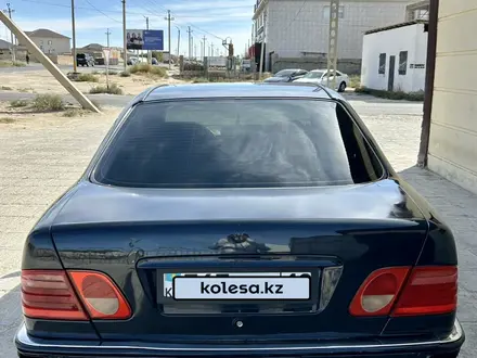 Mercedes-Benz E 230 1995 года за 2 100 000 тг. в Жанаозен – фото 5