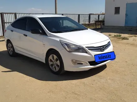 Hyundai Solaris 2015 года за 4 200 000 тг. в Атырау – фото 2