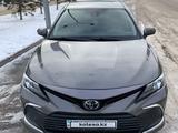 Toyota Camry 2022 годаfor13 800 000 тг. в Астана – фото 2